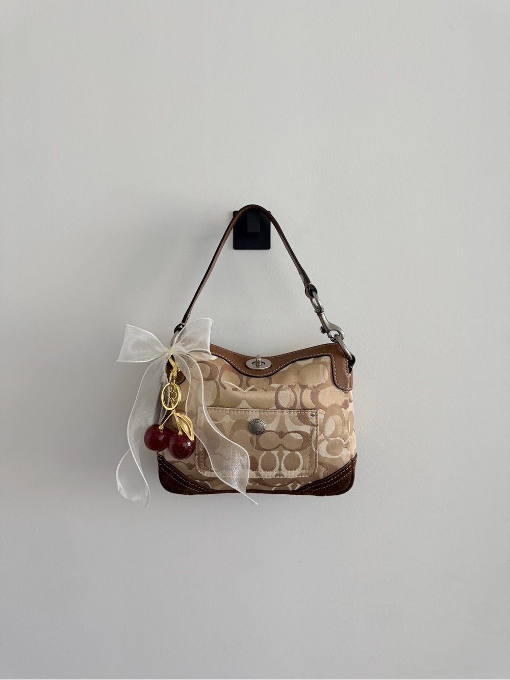 vintage Coach Optic Canvas Chelsea Turnlock Shoulder Bag (small)